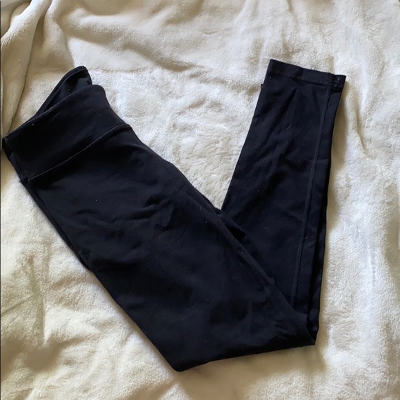 ❤️ TNA Leggings - Picture 3 of 4